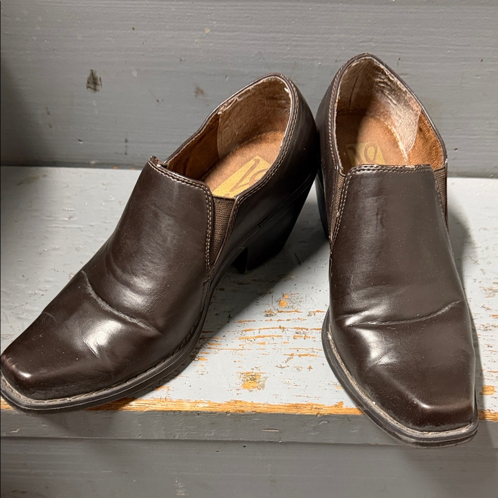 Chic Brown Women's Mules